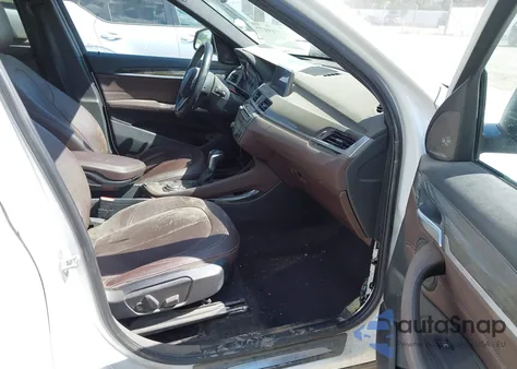 2016 BMW X1 xDrive28I z USA, uszkodzony, nr VIN WBXHT3C30GP881613